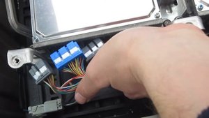 Honda Insight: How to Remove IMA Battery, Part 2: taking out the battery