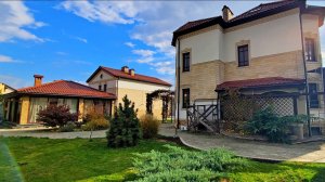 Два дома по цене одного в Краснодаре (75 млн.р.) Тел: +7-904-539-34-34