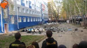 СТУДЕНТЫ ВЫБРОСИЛИ ИЗ ОКОН 700 ТЕЛЕВИЗОРОВ