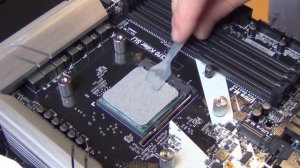 Ein CPU-Kühler montiert - Thermalright Silver Arrow IB-E-Extreme auf AM4
