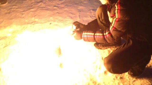 Поджигаем бутылку с помощью баллончика с краской и зажигалки =) (1080p) NIGGAZZZZ TV смотреть онлайн