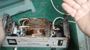 Зарядно-пусковий пристрій Электроника ЗП01. Ремонт і відновлення після купання у дніпровскої воді.