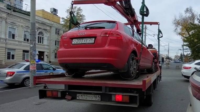 🔥Зачистка тротуара у лицея на пл. Свободы с новым экипажем ГАИ.🔥 смотреть онлайн