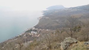 Обзор окресностей г. Алушта, Крым, виды на береговую полосу и пляжи зимой с  г. Кастель 18.12.2016