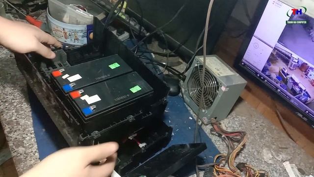 Replace/Intall new Battery Back UPS 1400 APC (thay bình UPS APC 1400) смотреть онлайн