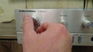 Grundig V2000