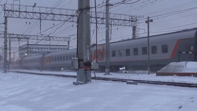 ЧС7-270 с поездом №131у Орск-Москва смотреть онлайн