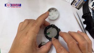 How to replace battery G-SHOCK GA-2000 careful because I made when I return the case at the back