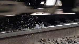 ЧТО ЕСЛИ ПОЕЗД ПЕРЕЕДЕТ ИГРУШКУ АНТИСТРЕСС- МЯЧИК МЯШКУ ?!