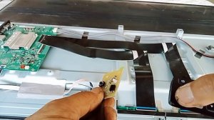 เทคนิคการแก้ไขทีวี TCL รุ่น55P8 อาการมีเสียงไม่มีภาพ(จอเป็นเส้น)