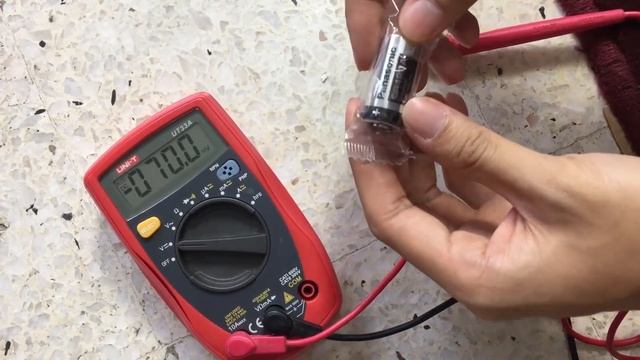 CR123A Rechargeable Battery Voltage Test смотреть онлайн