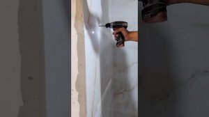 Установка электрического полотенцесушителя.