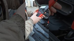 Старт автомобиля с севшим аккумулятором с помощью Jump Starter