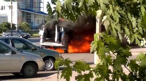 горит УАЗ Патриот.mp4