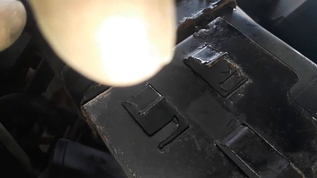 Drain radiator 99 tahoe part II. Remove drain plug. смотреть онлайн