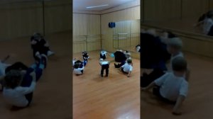 Аэробика для детей - "часики"