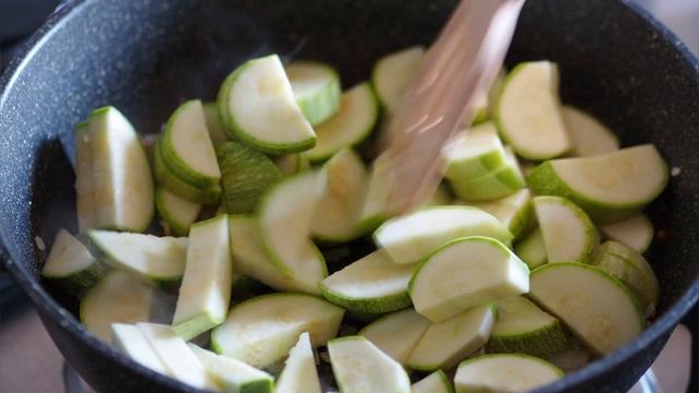КАБАЧКИ С ТОМАТНОЙ ПАСТОЙ | Меню недели | Кулинарная школа