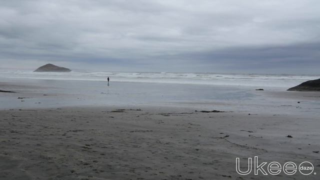 Containers wash up on Tofino and Ucluelet shores. смотреть онлайн