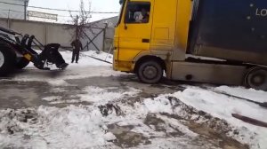 Подготовка к погрузке экскаватора-погрузчика HIDROMEK.