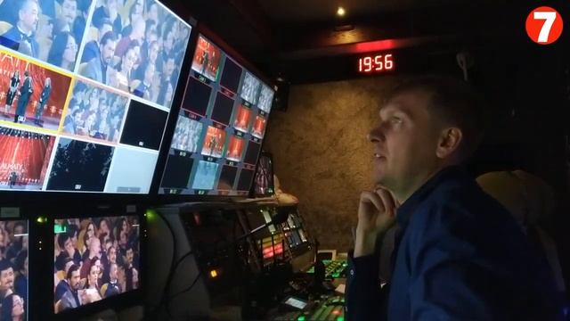 Телеведущий выругался матом в эфире новостей Тюмени.