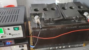 Уровень электролита в AGM аккумуляторах, при основном заряде 14.7В до заряде на 15.6В и при отстои.