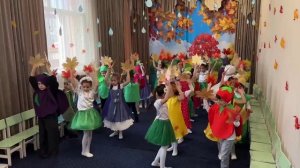 Вход на осенний утренник'24. Подготовительная группа