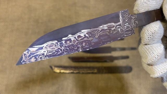 Ламинатный дамаск в клинках Танто и Финский смотреть онлайн