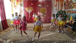 Танец в детском саду «Девчонки-непоседы», музыкальный руководитель Финогенова Н.Г.