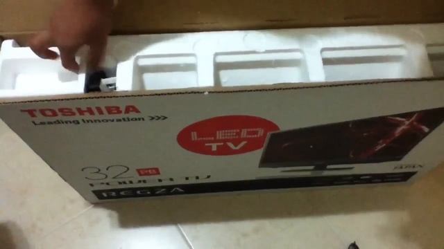 Toshiba LED TV 32" (32PB200E1) Unboxing | Part 1 смотреть онлайн
