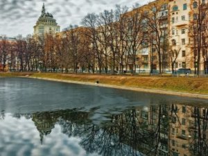 "Влетел в окно осенний жук..." (по ст. Г. Шпаликова, муз. А. Васина-Макарова)