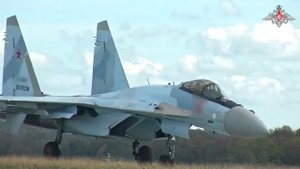 Показаны кадры из кабины Су-35, выполняющего воздушное прикрытие в Курской области