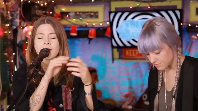 LARKIN POE - Come on In My Kitchen (Live at JITV HQ in Los Angeles, CA 2017) #JAMINTHEVAN