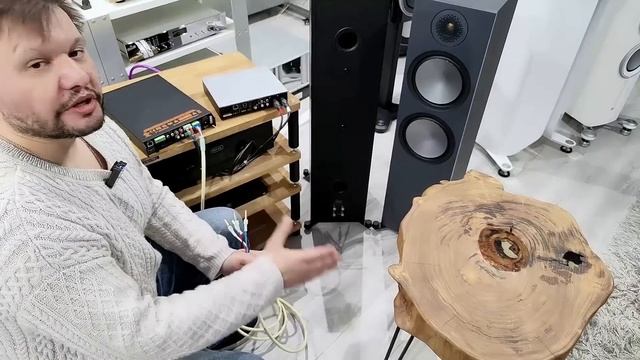Универсальная стереосистема стоимостью до 450 000 ₽ для небольшой комнаты
