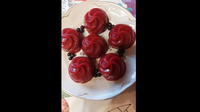 Красиво и Оригинально! Заливная рыба порционно в формочках . Кушать подано.