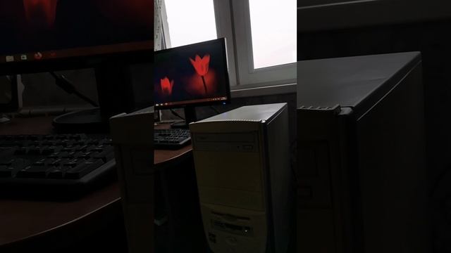 Системный блок AMD Athlon 64 Processor 2800+ 1.81 GHz смотреть онлайн