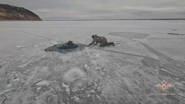 Владимир Колокольцев наградил ведомственной наградой сотрудника из Якутии за спасение рыбака