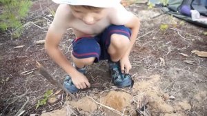 Как развести огонь без спичек и зажигалки. Добываем огонь для костра. Способ добычи огня кремнием