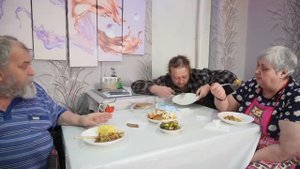 Такого вкусного обеда мы еще не видели Мамочка накормила родных толченкой с мяском ПОДВАЛ ИЛЬИЧА