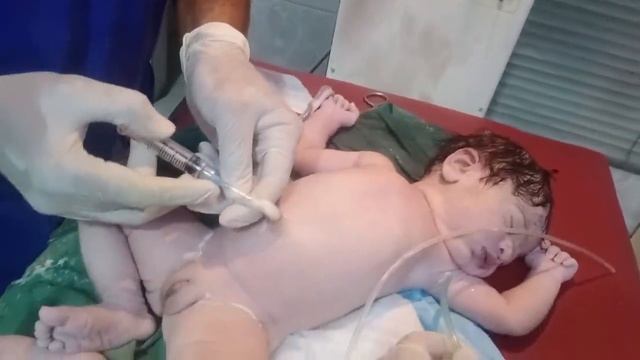 Спас ребёнка😱 смотреть онлайн