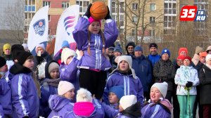 На стадионе строящейся школы в Череповце прошел спортивный праздник