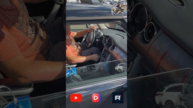 Как правило залазить в Mini Cooper
