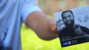 Купили сразу 5 потерянных чемоданов на аукционе, чтобы узнать, что внутри!