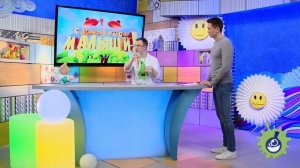 Удивительная бутылка с водой (почему вода не выливается?!)
