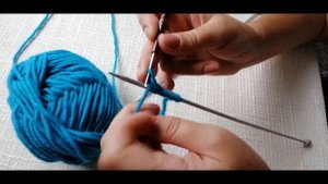 Набор петель крючком через спицу.