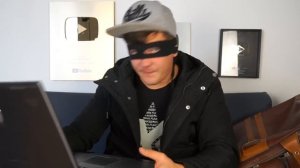 Купили на аукционе чемодан грабителя банка!