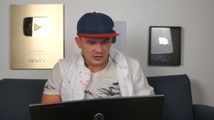 Купили на аукционе потерянный чемодан учёного убийцы