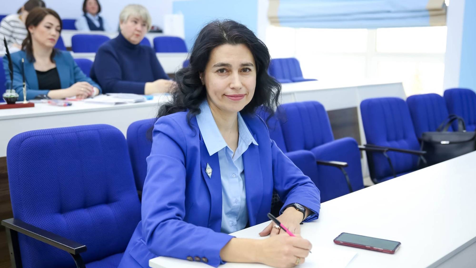 Урок родного языка в 10 классе "Цвет в картине мира писателя. Палитра художника слова"