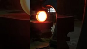 Видео поковки - процесс изготовления круглой поковки. manufacture of forgings on hammer