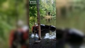 Купили на аукционе автомобиль за 300 тысяч рублей, а это оказался огромный внедорожник монстр-трак!