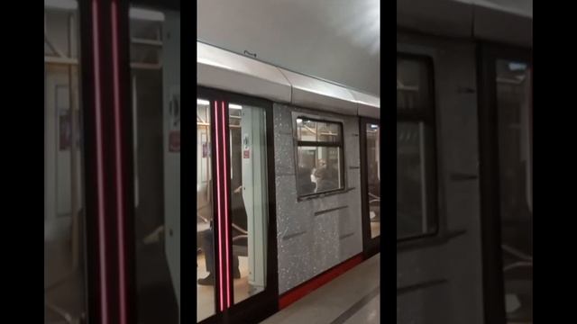 Где ночуют поезда метро? #shorts смотреть онлайн